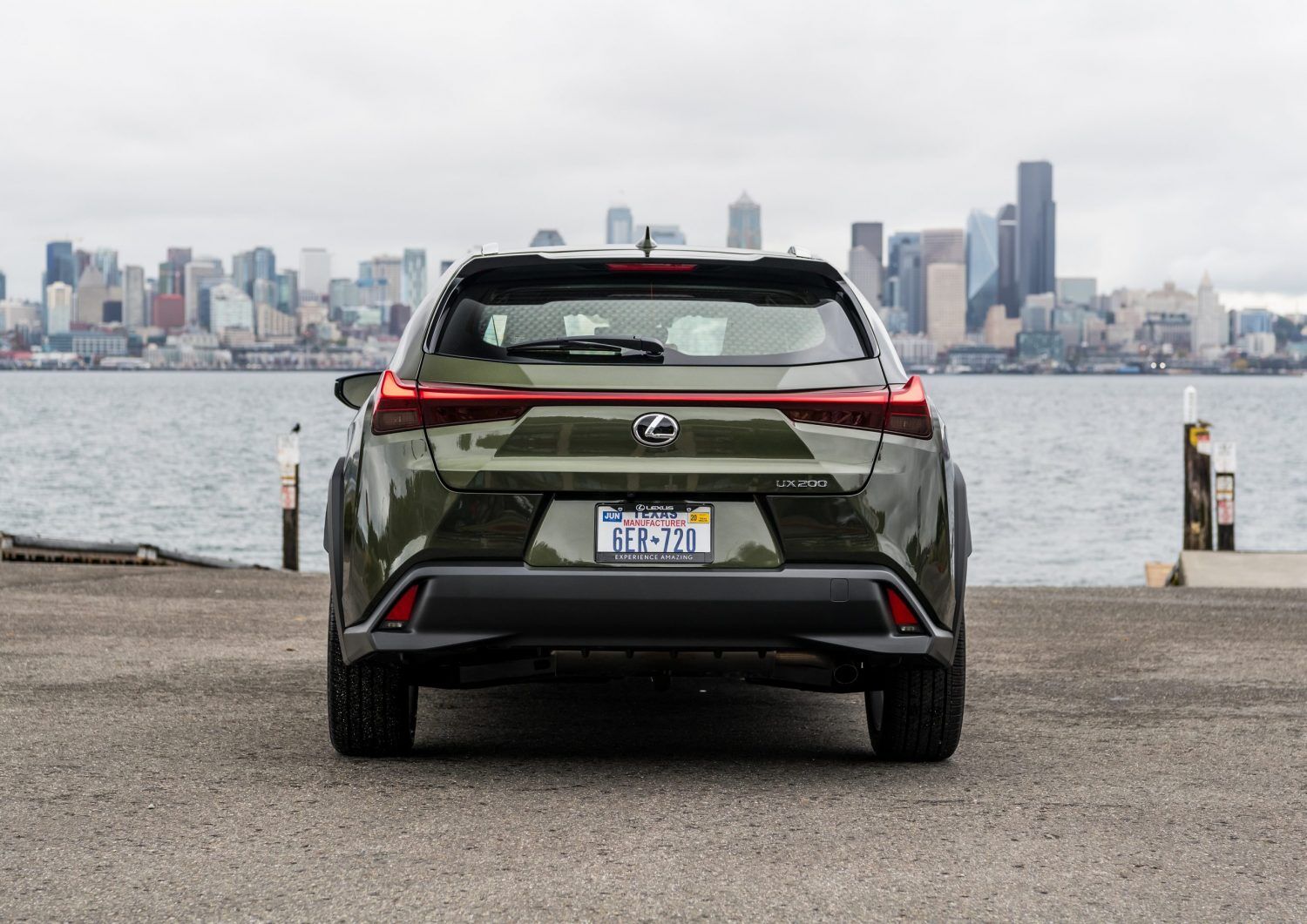 2022-LexusUXBack.jpg